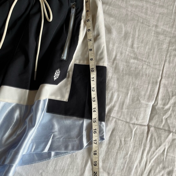 FREE PEOPLE MOVEMENT DRAFT PICK WOMENS SHORTS IN BLACK COMBO SIZE SM… - Picture 10 of 11